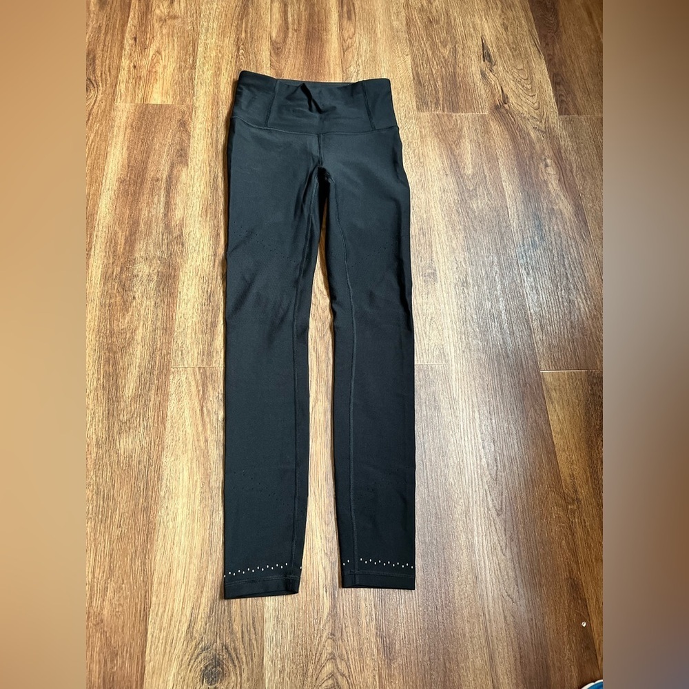 Lululemon Zoned In Tight Senseknit Black Sz 6 comes small is better at a size 4